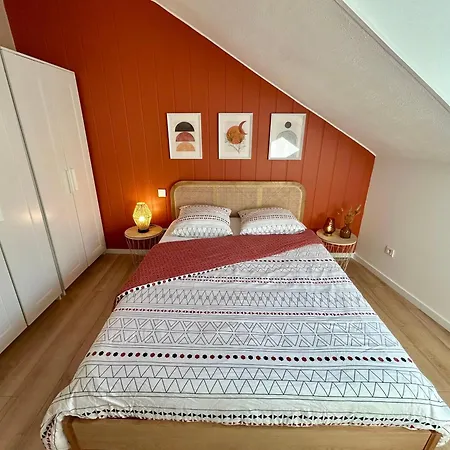 Douce Agathe - Duo-groupe, Chaleureux, Tram 200m, Centre 10min Appartement