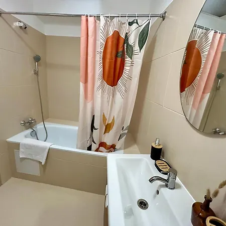 Douce Agathe - Duo-groupe, Chaleureux, Tram 200m, Centre 10min